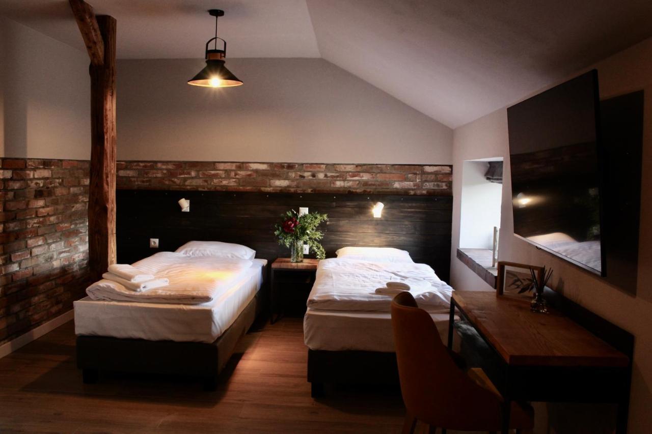Garden Loft Villa Roczyny Ngoại thất bức ảnh