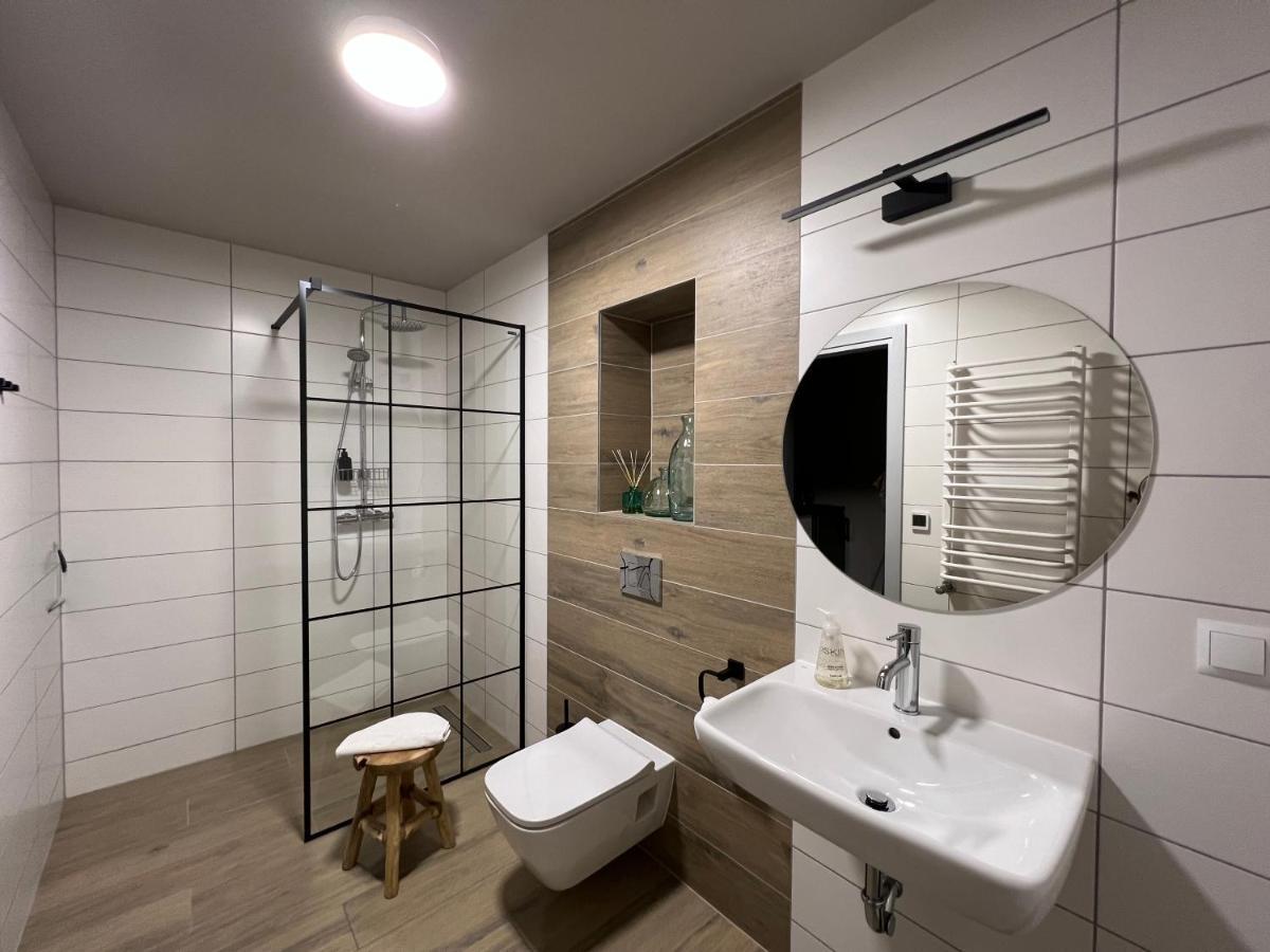 Garden Loft Villa Roczyny Ngoại thất bức ảnh